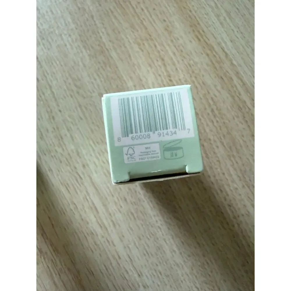 $32 Queen Musia Molly Bloom Matte Crème Lipstick 90s Nude 0.14 oz New
